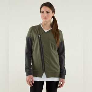 Lululemon Mula Bundle Wrap - Heathered Fatigue Green